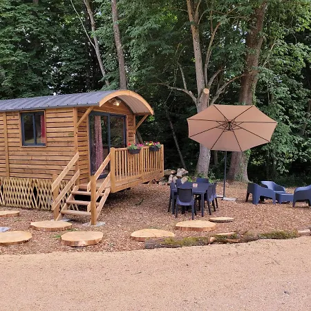 Le Chalet Montegut Hebergements Insolites Campsite Coulandon