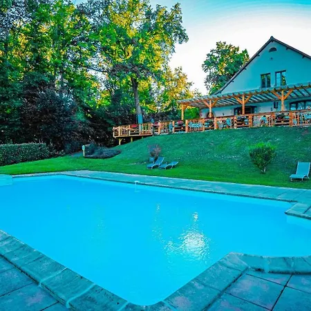 Le Chalet Montegut Hebergements Insolites Coulandon